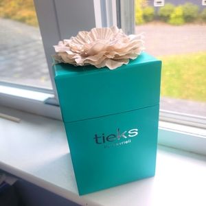 Tieks original BOX with flower topper
